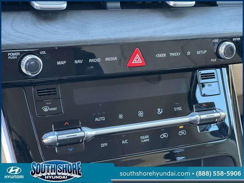 Used 2024 Kia Carnival EX FWD image 33