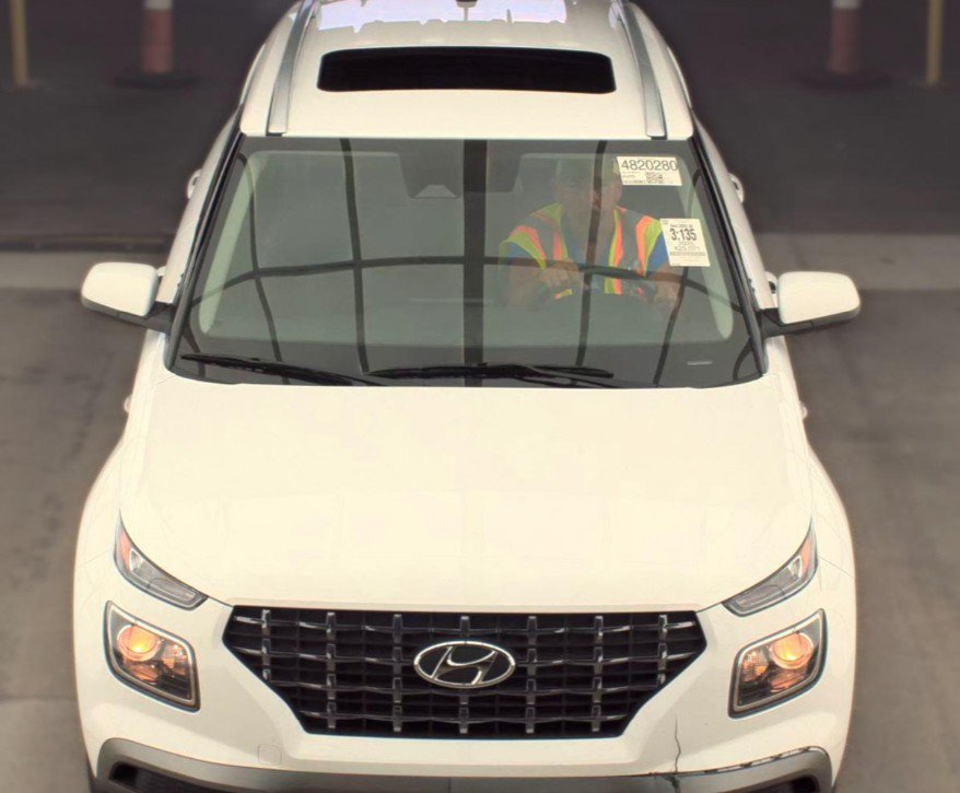 Used 2025 Hyundai Venue SEL FWD image 2