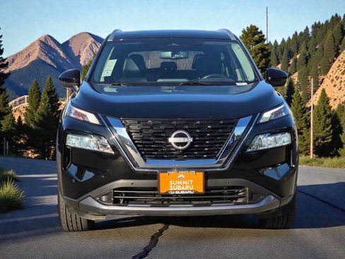 Used 2023 Nissan Rogue SL w/ SL Premium Package image 3