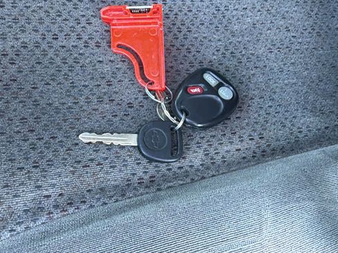 Used 2000 Chevrolet Silverado 1500 LS AWD/4WD image 28