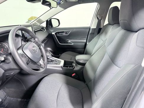 Used 2022 Toyota RAV4 XLE w/ Convenience Package AWD/4WD image 17