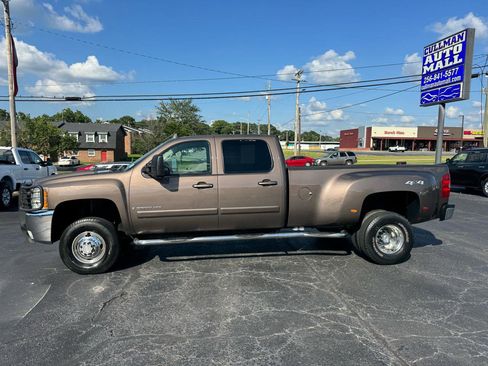 Used 2007 Chevrolet Silverado 3500 LTZ AWD/4WD image 2