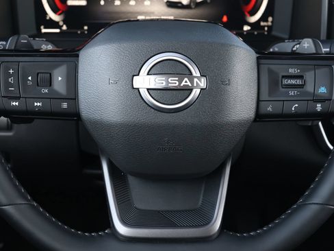 Used 2026 Nissan Rogue SL FWD image 17