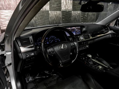 Used 2014 Lexus LS 460 w/ Comfort Package RWD image 3