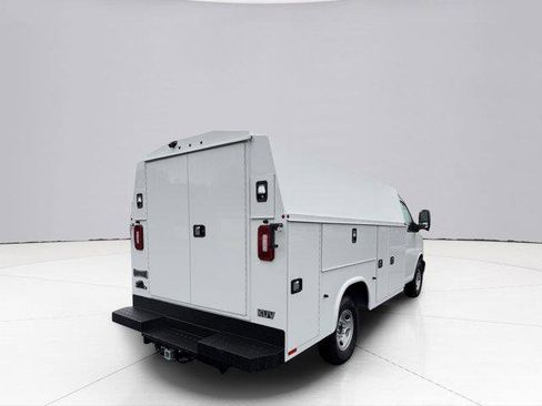 New 2025 GMC Savana 3500 w/ Power Convenience Package image 8