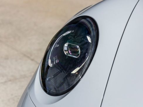 Used 2025 Porsche 911 Carrera w/ Premium Package image 21