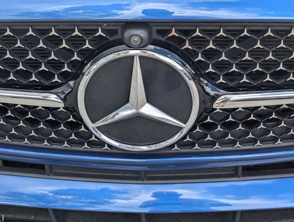 Used 2022 Mercedes-Benz C 300 Sedan image 3