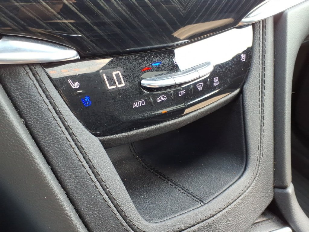 Used 2024 Cadillac XT6 Premium Luxury w/ LPO, Floor Liner Package AWD/4WD image 26