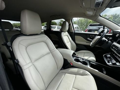 Certified 2025 Lincoln Corsair AWD w/ Equipment Group 101A image 35