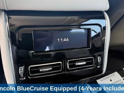 Used 2026 Lincoln Aviator Reserve AWD/4WD image 27