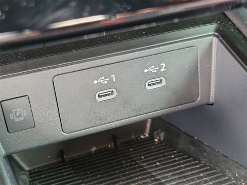 Used 2025 Nissan Kicks SR image 28