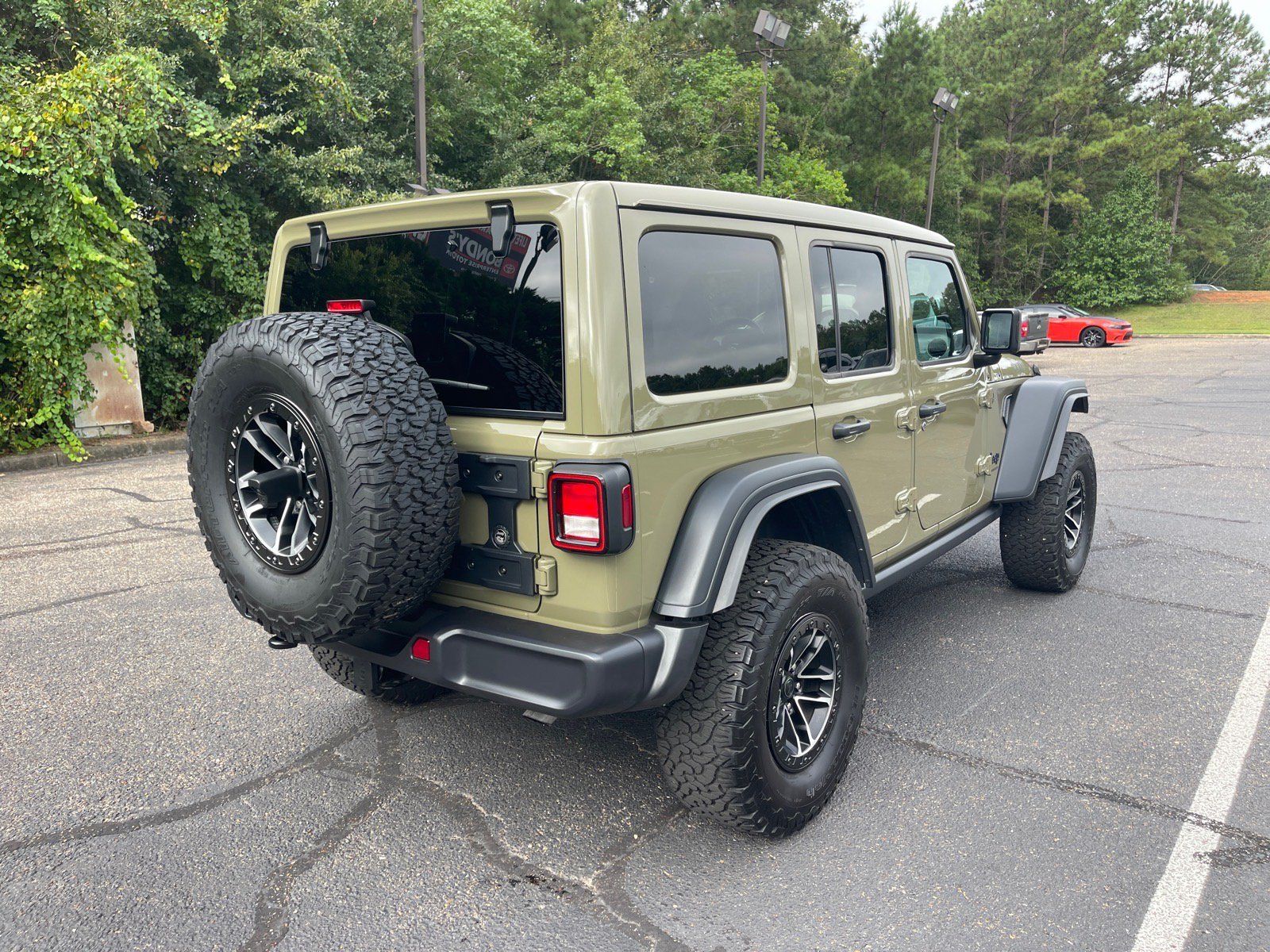 Used 2025 Jeep Wrangler Unlimited Sport AWD/4WD image 17