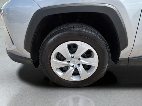 Used 2024 Toyota RAV4 LE AWD/4WD image 27