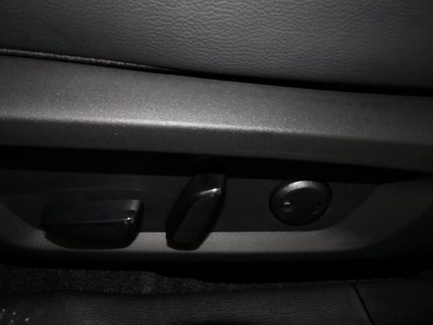 New 2025 Mitsubishi Outlander SEL image 19