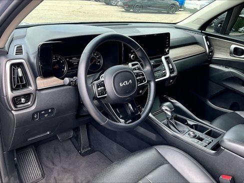 Used 2023 Kia Sorento X-Line EX image 17
