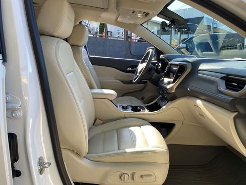 Used 2022 GMC Acadia Denali w/ Denali Ultimate Package AWD/4WD image 18