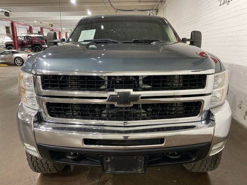 Used 2010 Chevrolet Silverado 2500 LT w/ Interior Plus Package image 8
