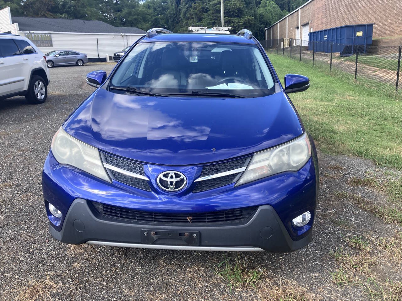 Used 2015 Toyota RAV4 XLE AWD/4WD image 2