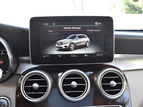 Used 2017 Mercedes-Benz GLC 300 4MATIC image 33