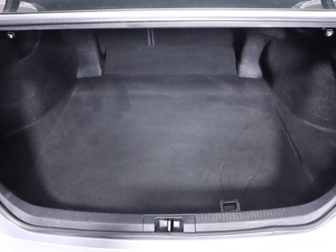 Used 2019 Toyota Camry LE FWD image 32
