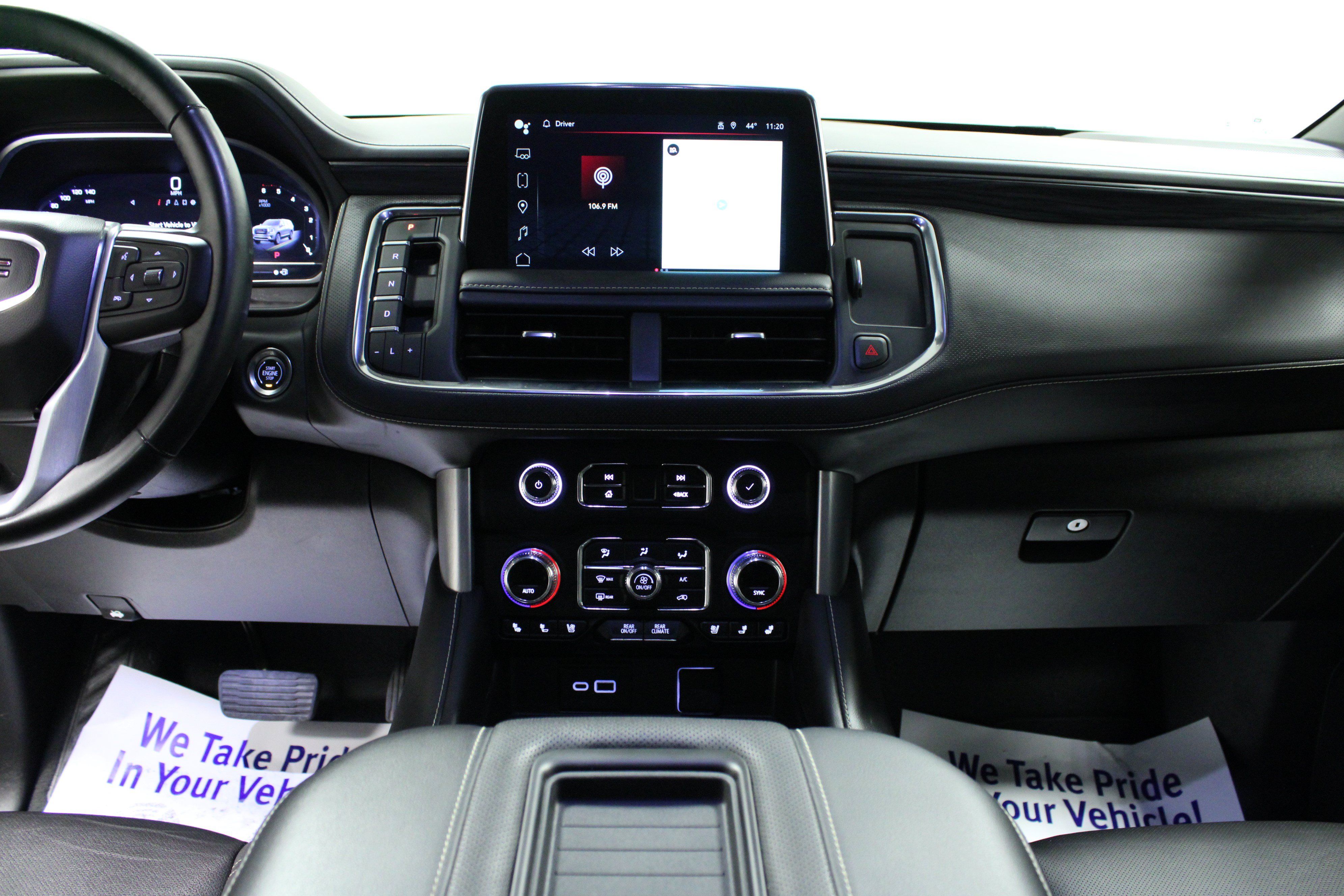 Used 2024 GMC Yukon SLT w/ SLT Luxury Package AWD/4WD image 19
