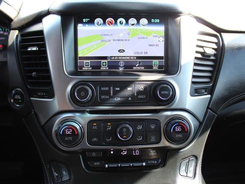 Used 2019 Chevrolet Suburban LT AWD/4WD image 18