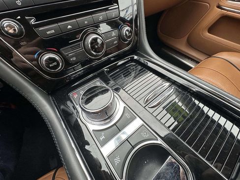 Used 2015 Jaguar XJ L Portfolio image 31