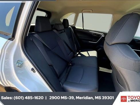 Used 2025 Toyota RAV4 LE image 20