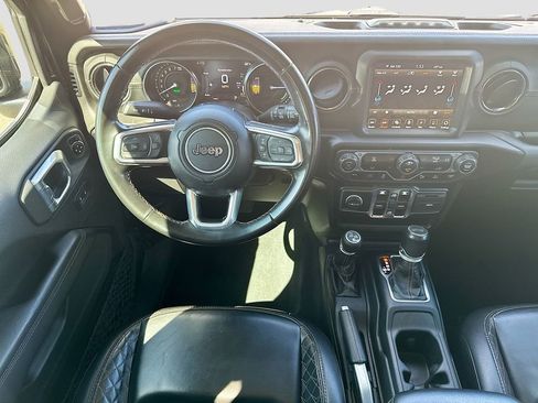 Used 2022 Jeep Wrangler Unlimited Sahara image 28