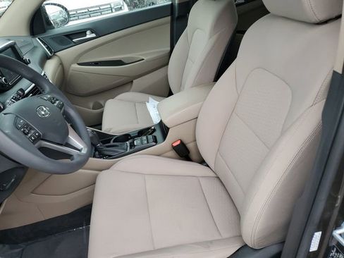 Used 2020 Hyundai Tucson Value FWD image 16