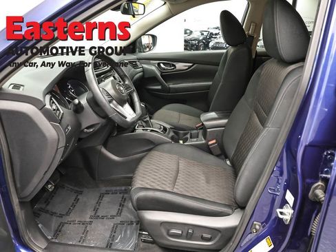 Used 2020 Nissan Rogue SV AWD/4WD image 14