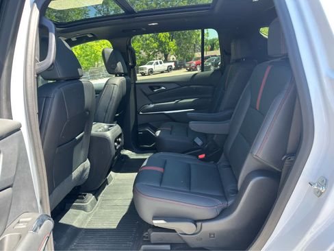 Used 2024 Chevrolet Traverse RS w/ LPO, Floor Liner Package AWD/4WD image 25