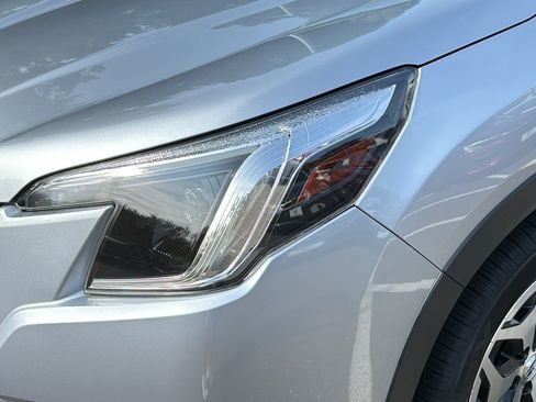 Certified 2023 Subaru Forester Premium AWD/4WD image 9