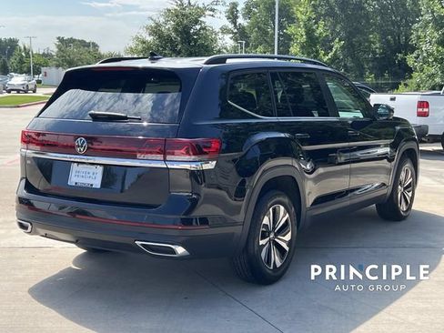 Certified 2025 Volkswagen Atlas SE FWD image 11