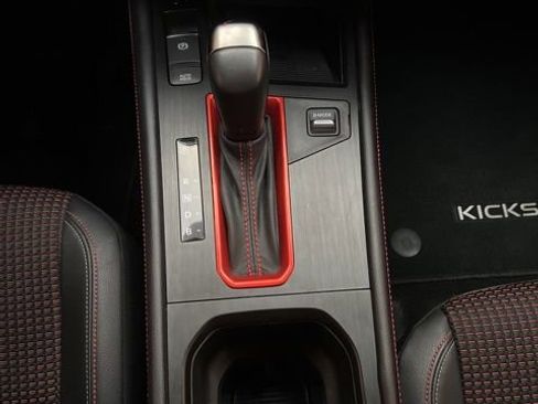 Certified 2025 Nissan Kicks SR AWD/4WD image 11