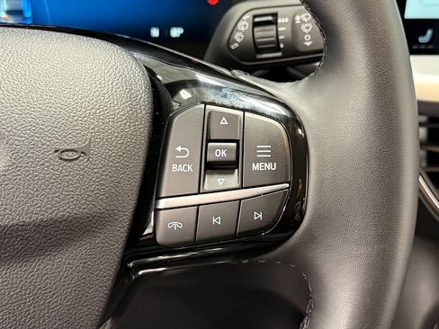 Used 2025 Ford Escape Platinum AWD/4WD image 17