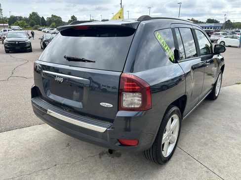 Used 2014 Jeep Compass Latitude FWD image 5