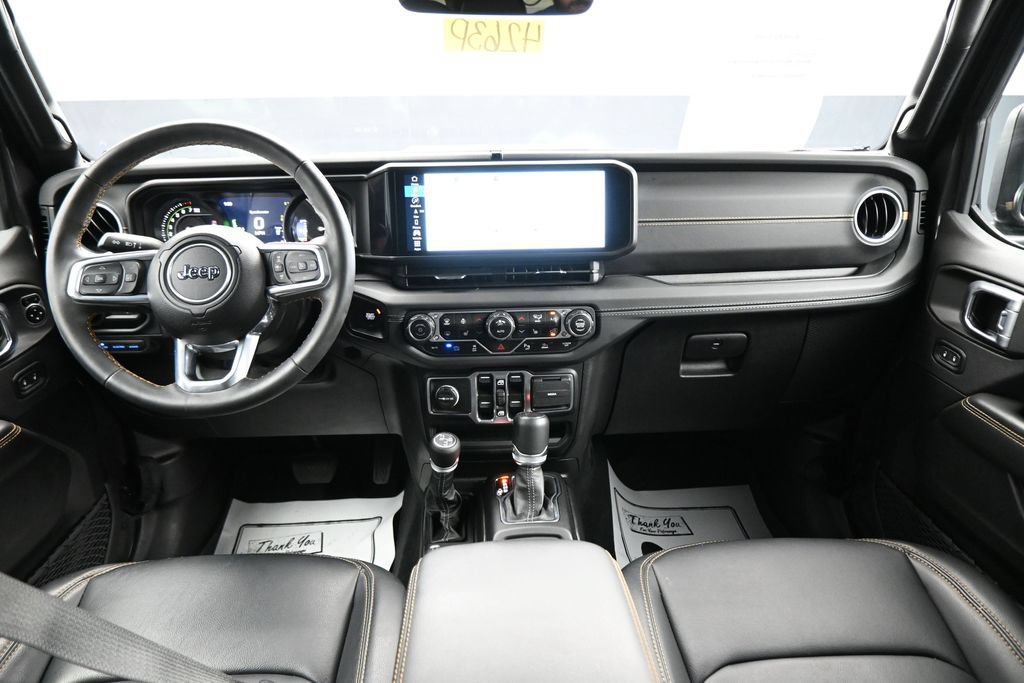Used 2024 Jeep Wrangler Unlimited Sahara w/ Technology Group AWD/4WD image 14