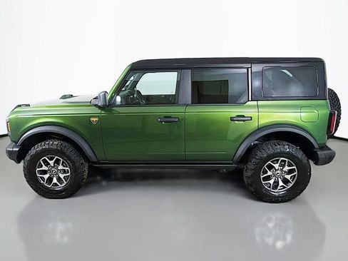 Used 2025 Ford Bronco Badlands image 13