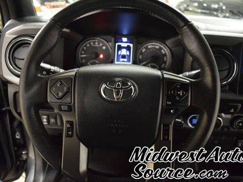 Used 2019 Toyota Tacoma SR5 image 11