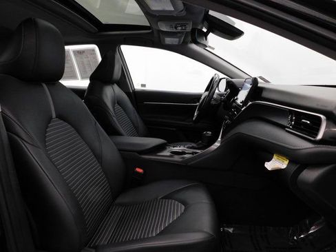 Used 2024 Toyota Camry SE image 33