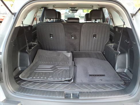 Used 2023 Kia Sorento S image 12