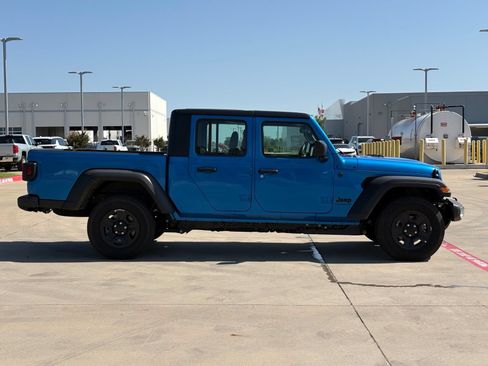 Used 2026 Jeep Gladiator Sport AWD/4WD image 8