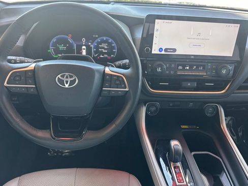 Certified 2025 Toyota Grand Highlander AWD Hybrid image 18