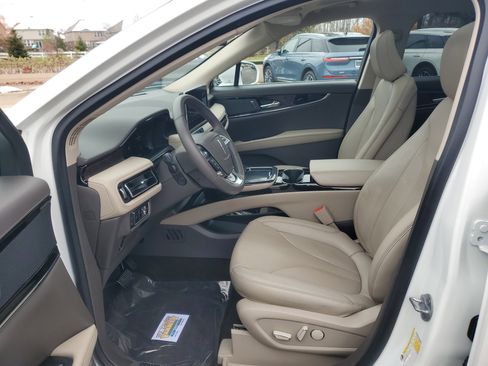 Certified 2022 Lincoln Nautilus Reserve image 12