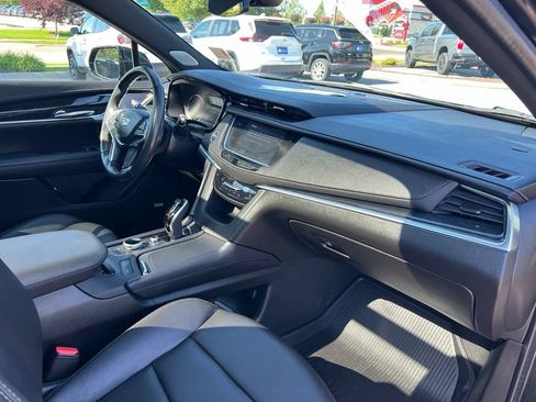 Used 2020 Cadillac XT5 Premium Luxury w/ LPO, Floor Liner Package AWD/4WD image 31