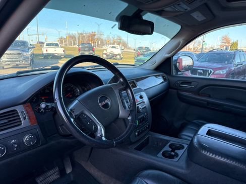 Used 2009 GMC Yukon XL SLT w/ SLT Chrome Edition image 10