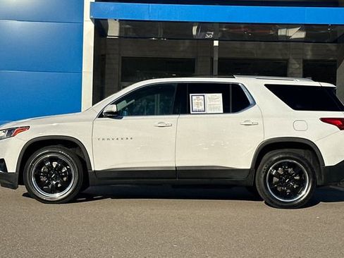 Used 2018 Chevrolet Traverse LT image 9