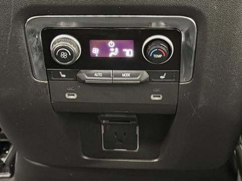 Used 2022 Chevrolet Suburban RST w/ Luxury Package AWD/4WD image 39