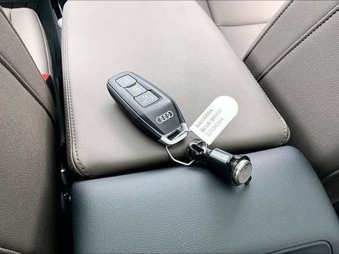 Used 2025 Audi Q5 Premium w/ Convenience Package AWD/4WD image 35